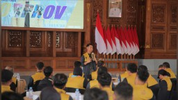 Bupati bersama kontingen atlet Tuban. (Jatim Memanggil/Ist)