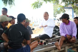 Cegah Erosi Pantai, Nelayan Tuban Minta Pemerintah Bangun Tembok Penahan Ombak