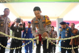 Kapolres Tuban, AKBP Oskar Syamsudin meresmikam Markas Polair di Desa Margosuko Kecamatan Bancar - Tuban