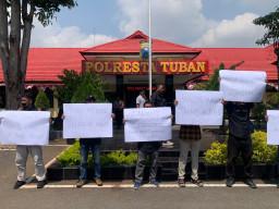 Puluhan Wartawan Demo Mapolresta Tuban, Buntut Dugaan Intimidasi