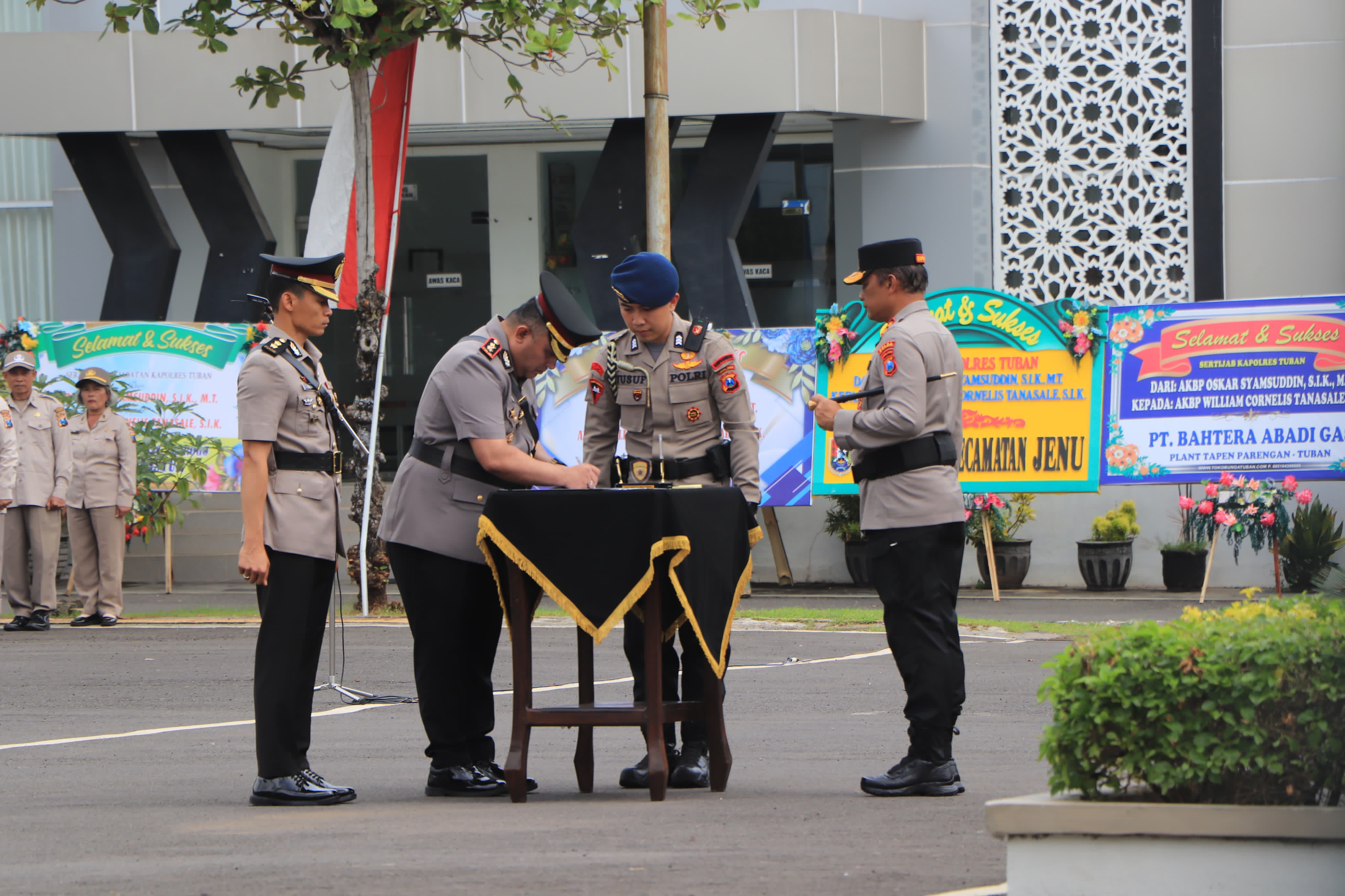 Serah Terima Jabatan, AKBP William Cornelis Tanasale Pimpin Polres Tuban
