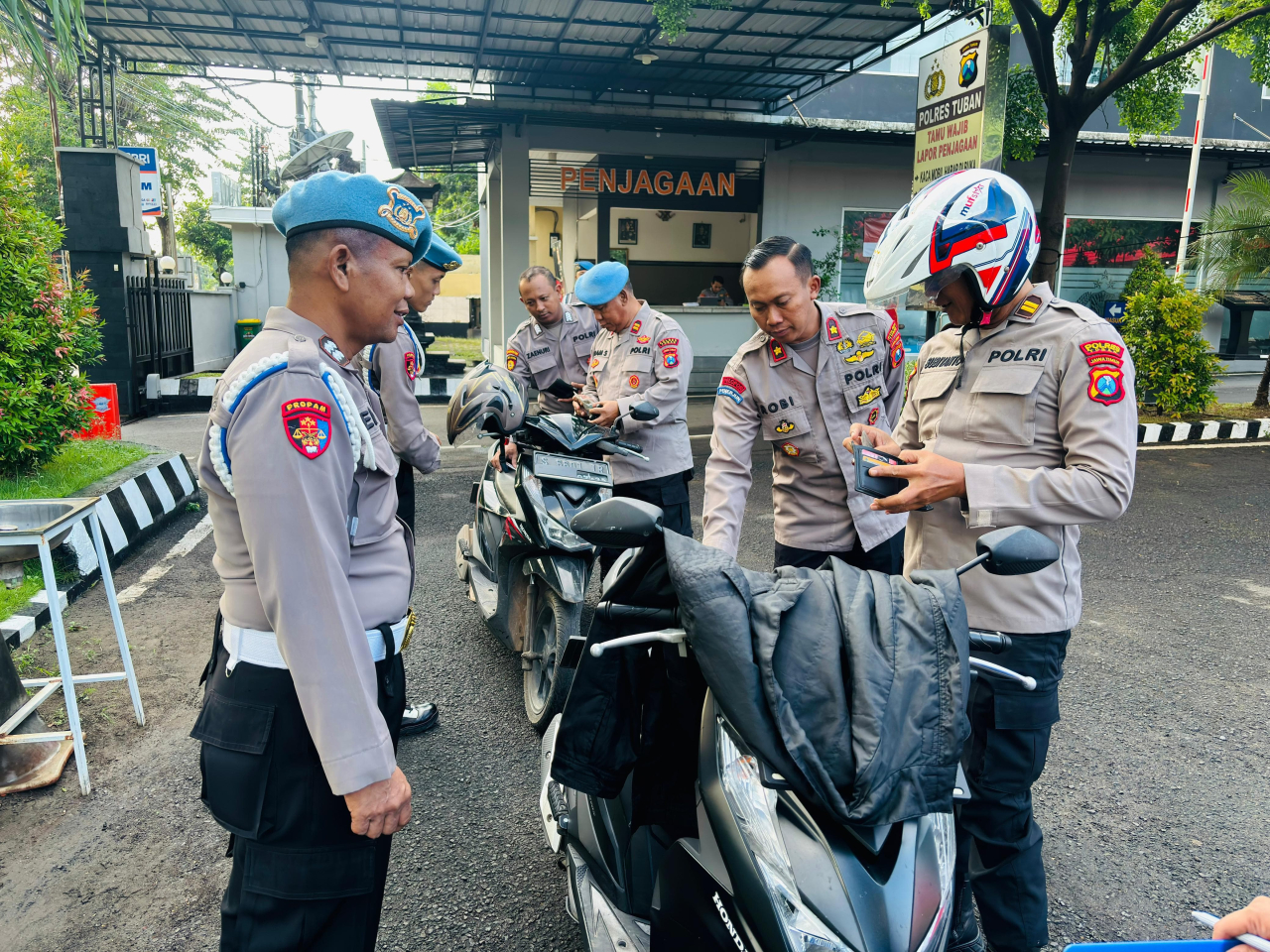 Bersih-bersih Internal, Polres Tuban Lakukan Operasi Kedisiplinan Anggota