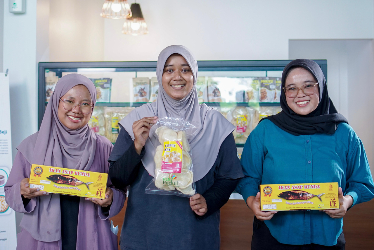 PLN Nusantara Power UP Tanjung Awar-awar Bina UMKM Permata, Kuatkan Peran Perempuan dalam Ekonomi Rumah Tangga